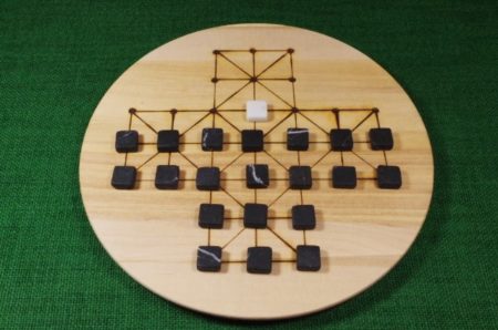 brettspiel-fuchs-und-gans-mit-steinen-2