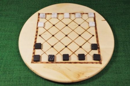 Koreanisches Brettspiel Ko-No mit Spielsteinen