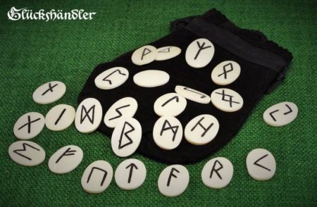 Runen Set Knochen mit Ledersäckchen