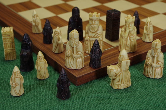 Schachbretter und Schachfiguren