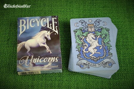 Spielkarten-Bicycle Unicorns von Anne Stokes & John Woodward. Verpackung